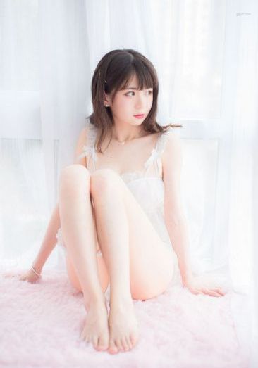 亚洲黄色天堂_十万网红美女美酱